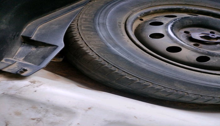 2019 Maruti Swift VDI, Diesel, Manual, 1,40,527 km, tyre