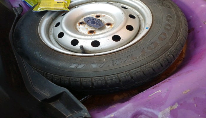 2019 Maruti Swift VDI, Diesel, Manual, 77,401 km, tyre