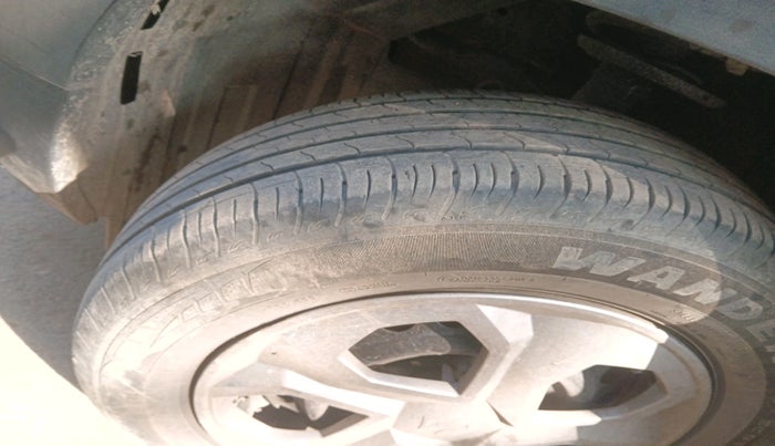 2022 Maruti BREZZA VXI SMART HYBRID, Petrol, Manual, 28,974 km, tyre