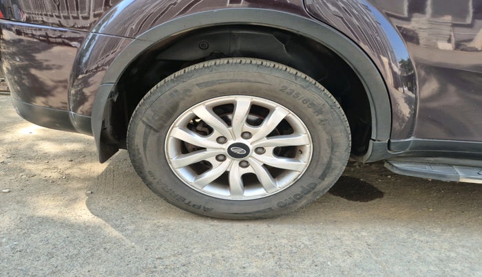 2015 Mahindra XUV500 W10, Diesel, Manual, 64,252 km, tyre