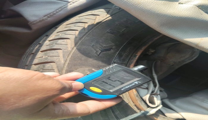 2016 Renault Kwid RXT 0.8, Petrol, Manual, 1,03,482 km, tyre