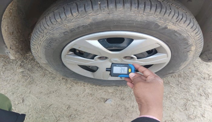 2016 Renault Kwid RXT 0.8, Petrol, Manual, 1,03,482 km, tyre