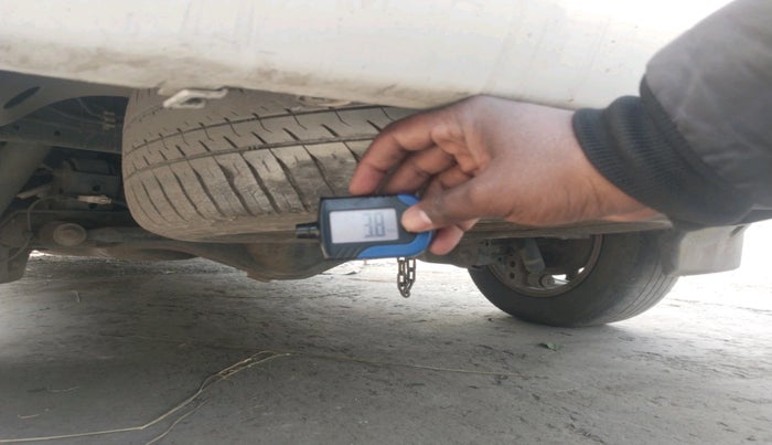 2020 Toyota Innova Crysta 2.4 GX 7 STR, Diesel, Manual, 1,73,277 km, tyre