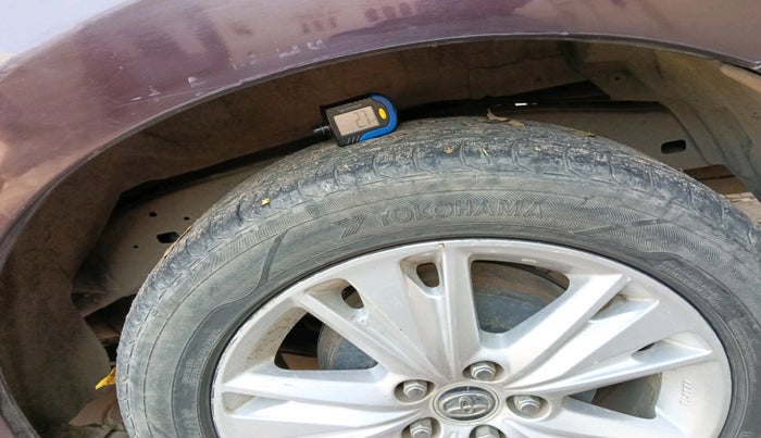 2018 Toyota Innova Crysta 2.4 ZX 7 STR, Diesel, Manual, 1,25,080 km, tyre