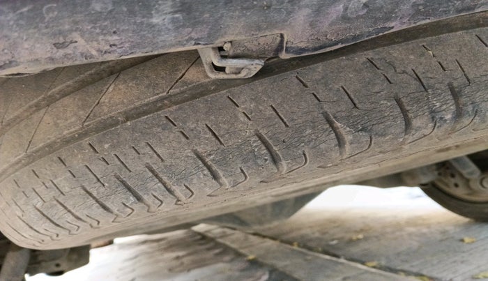 2018 Toyota Innova Crysta 2.4 ZX 7 STR, Diesel, Manual, 1,25,080 km, tyre