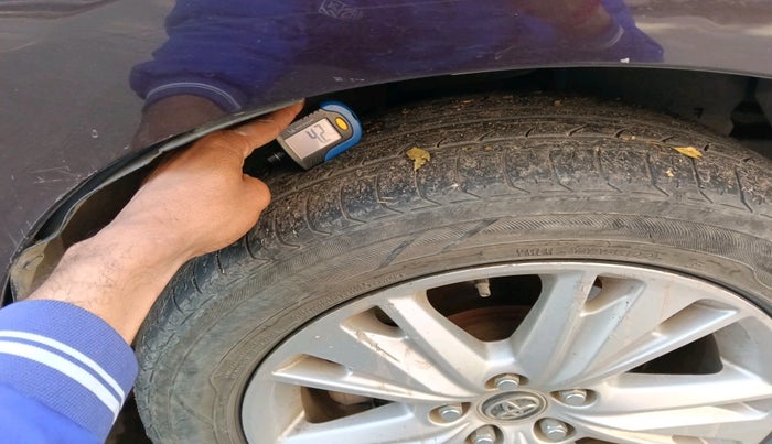 2018 Toyota Innova Crysta 2.4 ZX 7 STR, Diesel, Manual, 1,25,080 km, tyre