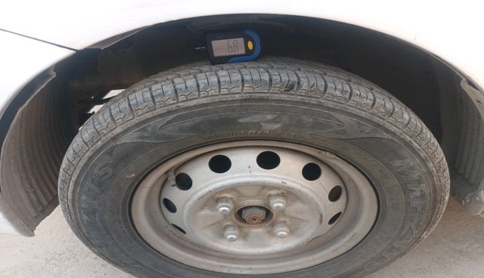 2015 Hyundai Eon ERA +, Petrol, Manual, 65,478 km, tyre