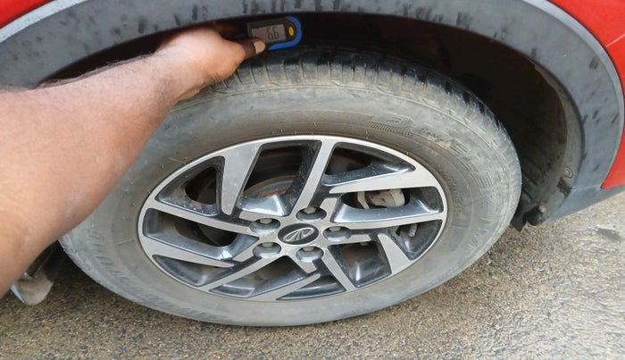 2022 Mahindra XUV300 W8 (O) 1.2 PETROL AMT, Petrol, Automatic, 7,982 km, tyre