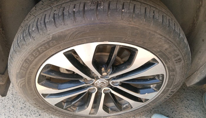 2022 MG HECTOR SHARP 1.5 PETROL CVT, Petrol, Automatic, 1,07,185 km, tyre