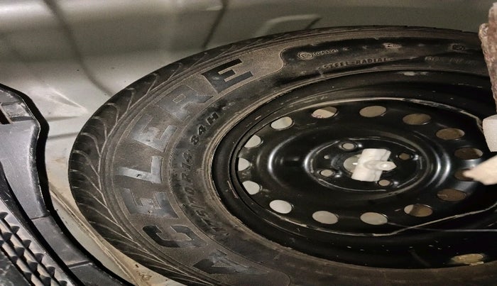 2013 Hyundai i20 MAGNA 1.2, Petrol, Manual, 60,363 km, tyre