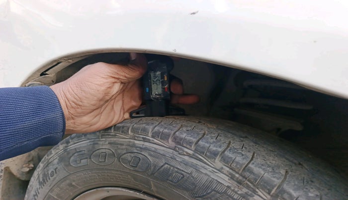 2012 Maruti Alto LXI CNG, Petrol, Manual, 1,30,482 km, tyre