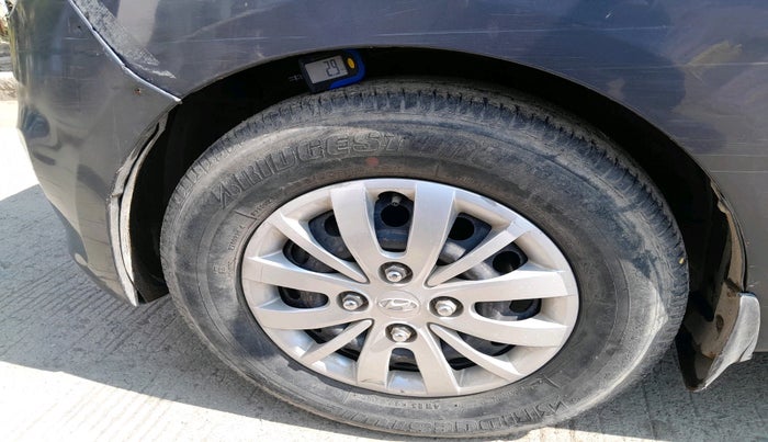 2014 Hyundai i10 SPORTZ 1.1, Petrol, Manual, 68,839 km, tyre