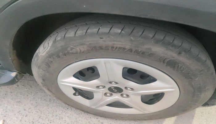 2024 KIA SELTOS HTE 1.5 Diesel MT, Diesel, Manual, 42,111 km, tyre