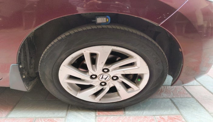 2017 Honda Jazz 1.2L I-VTEC V, Petrol, Manual, 1,08,750 km, tyre