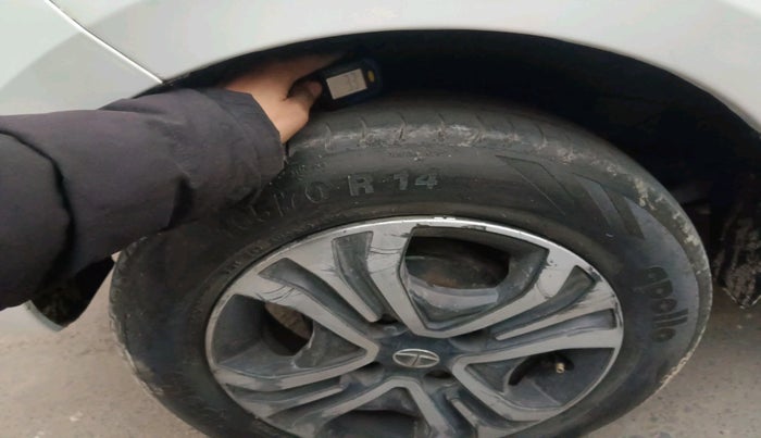 2022 Tata TIGOR XZ PLUS CNG, Petrol, Manual, 1,39,817 km, tyre