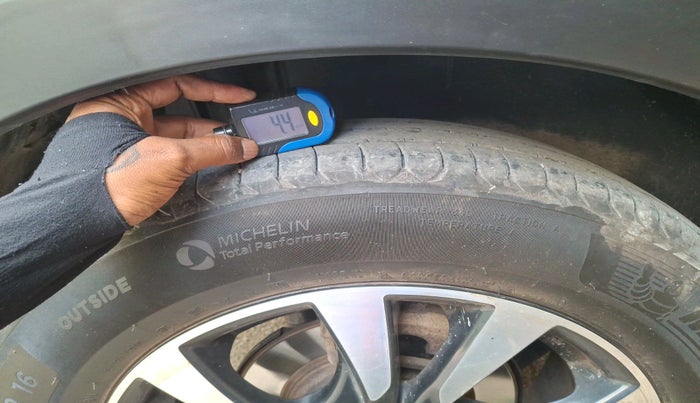 2018 Maruti S Cross DELTA 1.3, Diesel, Manual, 1,62,960 km, tyre