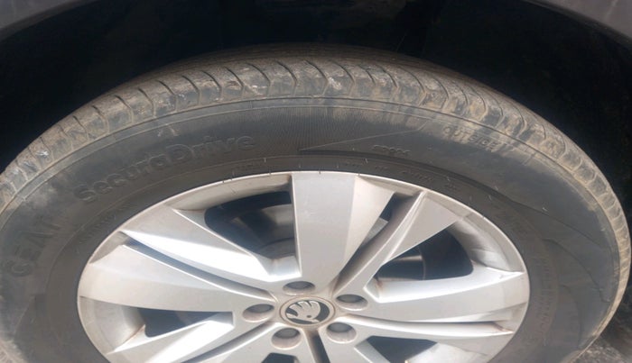 2023 Skoda KUSHAQ AMBITION 1.0L TSI MT, Petrol, Manual, 38,514 km, tyre