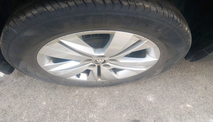 2023 Skoda KUSHAQ AMBITION 1.0L TSI MT, Petrol, Manual, 38,514 km, tyre