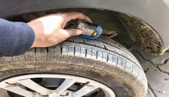 2022 Renault TRIBER RXL MT, Petrol, Manual, 79,884 km, tyre