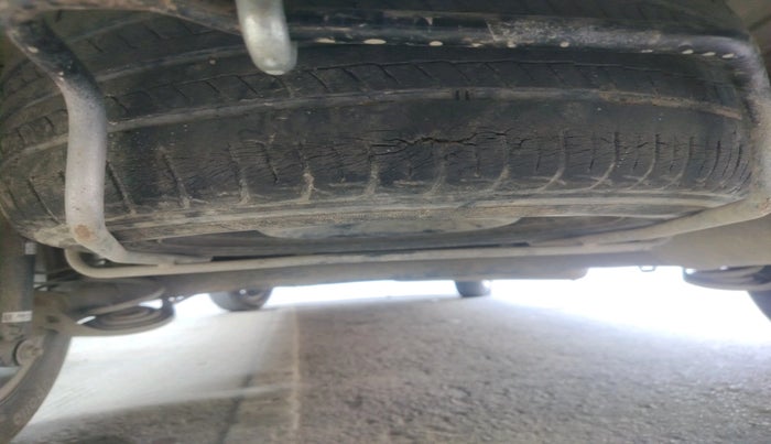 2015 Maruti Ertiga ZDI SHVS, Diesel, Manual, 1,66,430 km, tyre