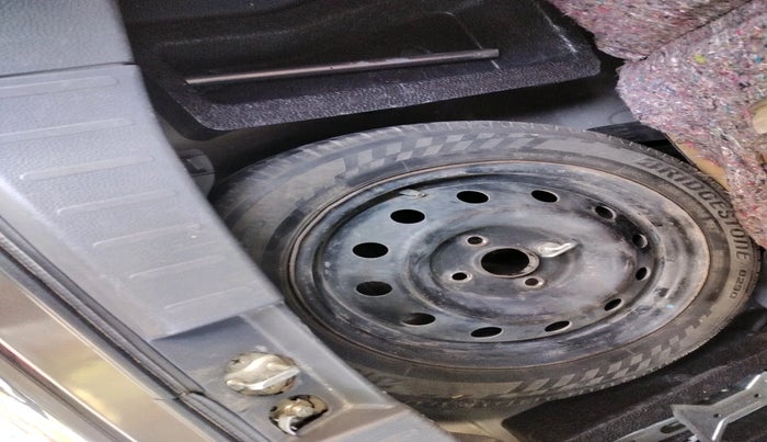 2012 Maruti Wagon R 1.0 VXI, Petrol, Manual, 72,742 km, tyre