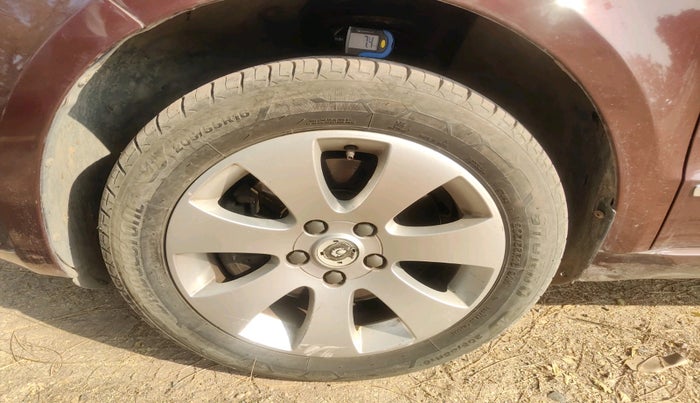 2012 Skoda Superb ELEGANCE 2.0 TDI CR AT, Diesel, Automatic, 1,09,655 km, tyre