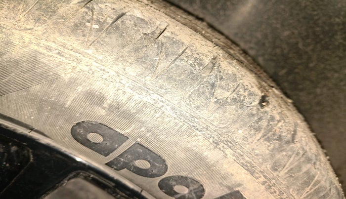 2017 Mahindra TUV300 T8, Diesel, Manual, 24,990 km, tyre