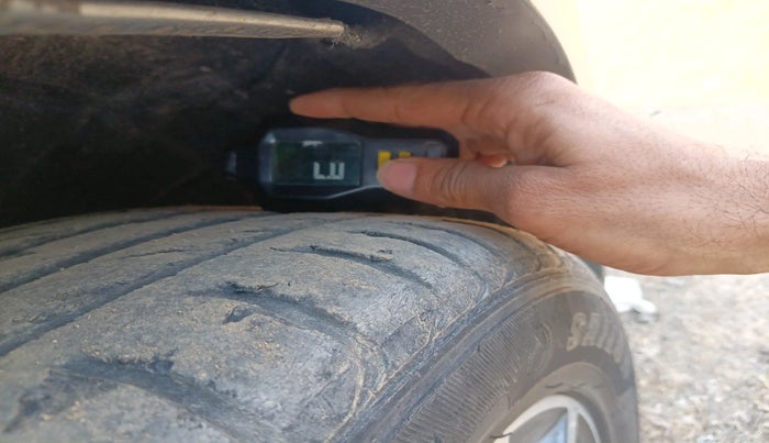 2018 Audi Q3 35 TDI Quattro, Diesel, Automatic, 1,13,249 km, tyre