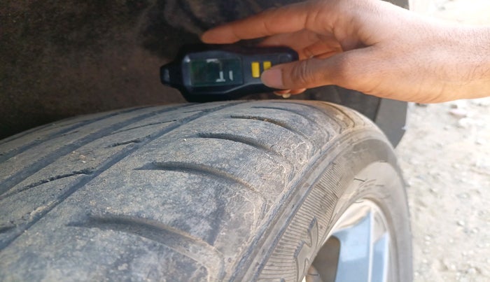 2018 Audi Q3 35 TDI Quattro, Diesel, Automatic, 1,13,249 km, tyre