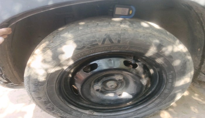 2016 Renault Kwid RXT 0.8, Petrol, Manual, 92,357 km, tyre