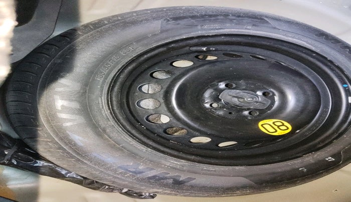 2019 Toyota Glanza G, Petrol, Manual, 33,916 km, tyre