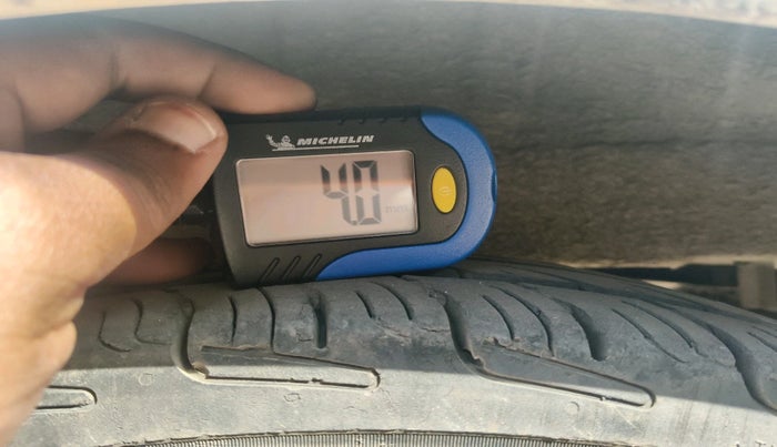 2019 Maruti Alto 800 LXI, Petrol, Manual, 60,375 km, tyre