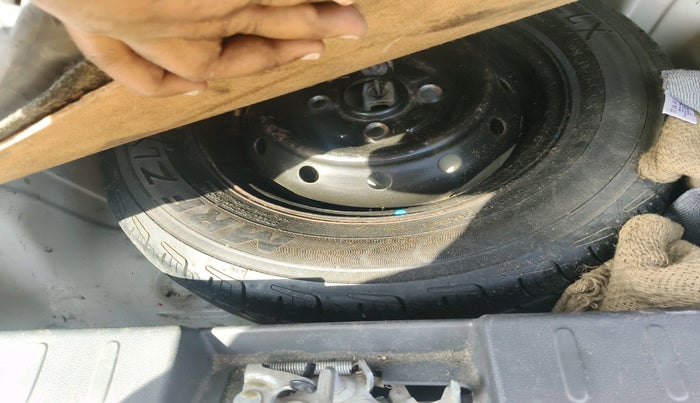 2019 Maruti Alto 800 LXI, Petrol, Manual, 60,375 km, tyre