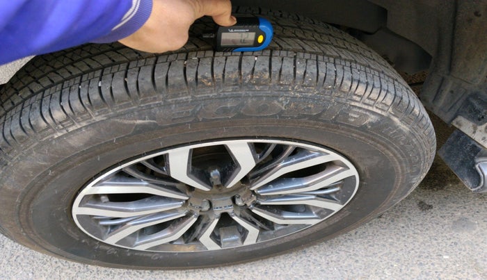 2017 ISUZU MU-X 4x2 AT, Diesel, Automatic, 1,98,239 km, tyre