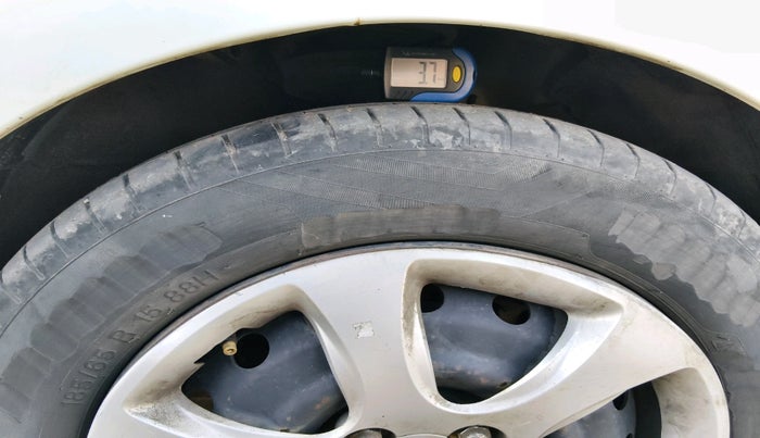 2013 Hyundai Verna FLUIDIC 1.6 CRDI EX, Diesel, Manual, 86,979 km, tyre