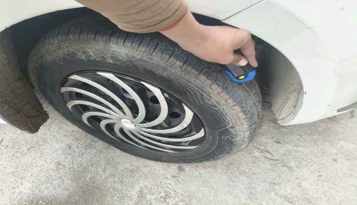 2018 Maruti Dzire VDI, Diesel, Manual, 1,03,640 km, tyre