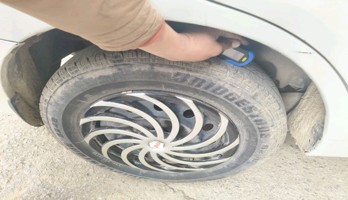 2018 Maruti Dzire VDI, Diesel, Manual, 1,03,640 km, tyre