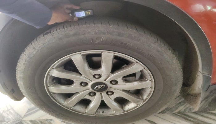 2016 Mahindra XUV500 W10 AT, Diesel, Automatic, 84,561 km, tyre