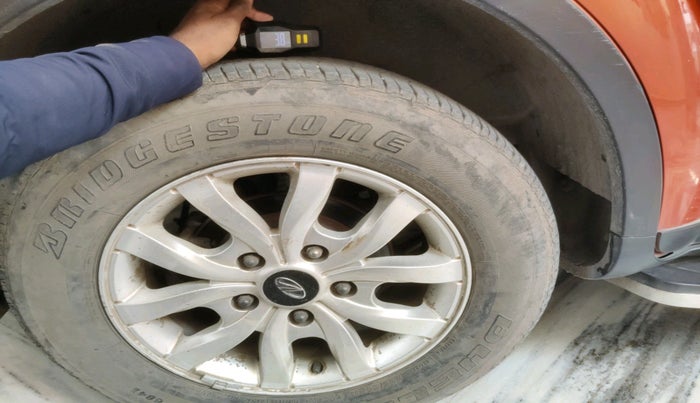 2016 Mahindra XUV500 W10 AT, Diesel, Automatic, 84,561 km, tyre