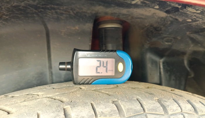 2011 Maruti Swift VXI, Petrol, Manual, 1,10,631 km, tyre