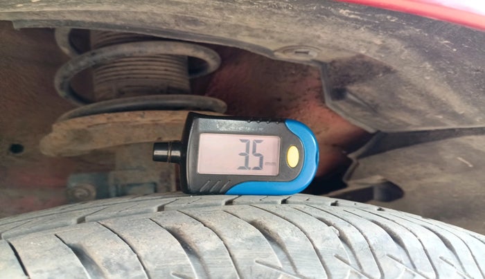 2011 Maruti Swift VXI, Petrol, Manual, 1,10,631 km, tyre