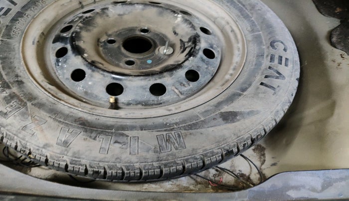 2012 Maruti Swift Dzire VXI, Petrol, Manual, 70,236 km, tyre