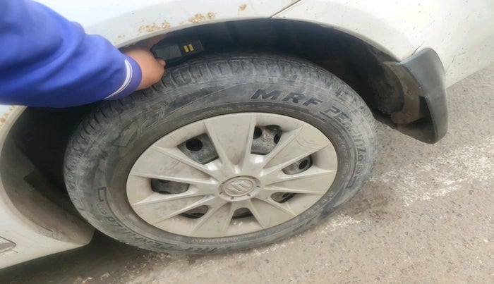 2014 Maruti SX4 VXI CNG, Petrol, Manual, 1,07,518 km, tyre