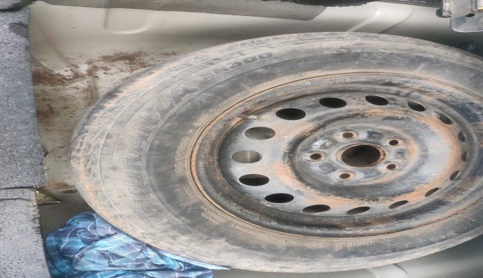 2014 Maruti SX4 VXI CNG, Petrol, Manual, 1,07,518 km, tyre