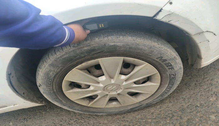 2014 Maruti SX4 VXI CNG, Petrol, Manual, 1,07,518 km, tyre