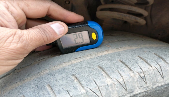 2017 Maruti Vitara Brezza ZDI, Diesel, Manual, 1,05,270 km, tyre