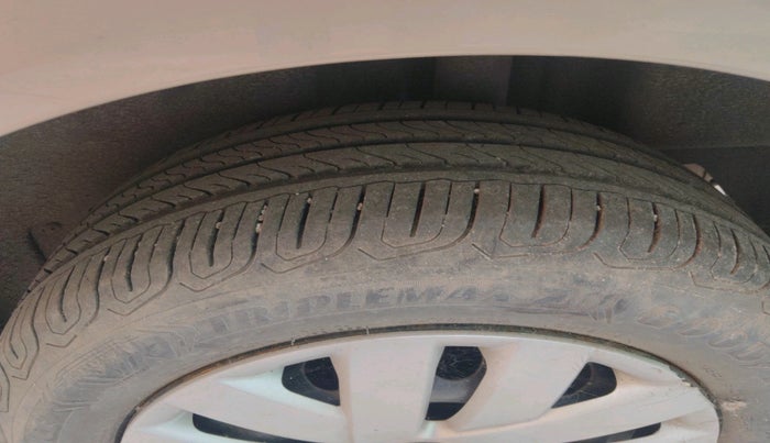 2016 Volkswagen Vento COMFORTLINE 1.5 AT, Diesel, Automatic, 85,767 km, tyre