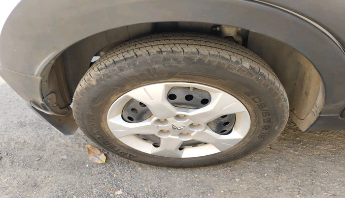 2024 Mahindra XUV 3XO MX1 1.2 L TCMPFi, Petrol, Manual, 28,614 km, tyre