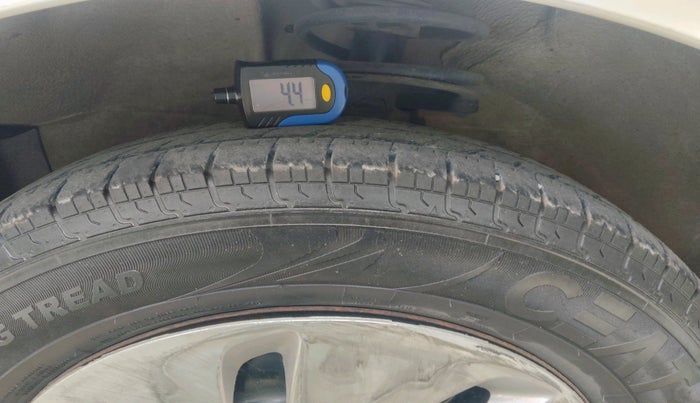 2011 Maruti Swift Dzire VXI, Petrol, Manual, 80,471 km, tyre