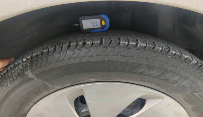 2011 Maruti Swift Dzire VXI, Petrol, Manual, 80,471 km, tyre